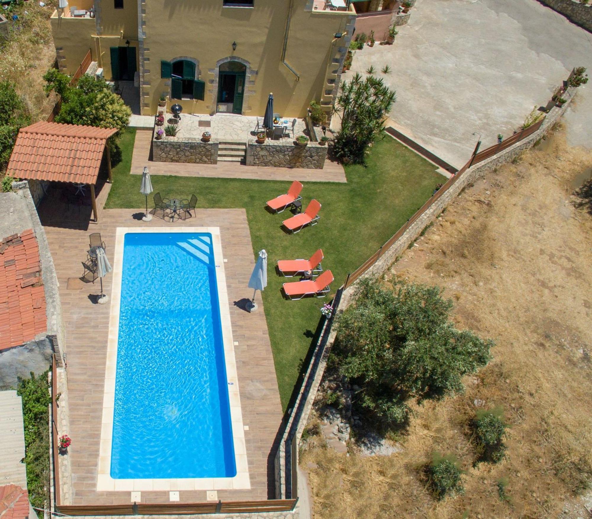 Skandalis Apartments With Pool Chorafakia Esterno foto