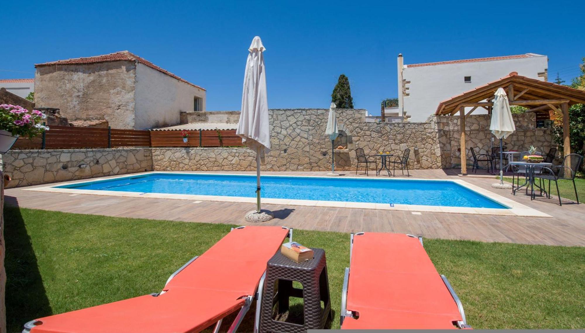 Skandalis Apartments With Pool Chorafakia Esterno foto