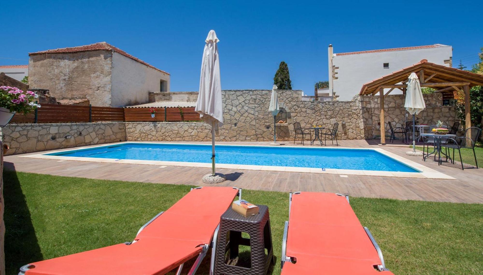 Skandalis Apartments With Pool Chorafakia Esterno foto