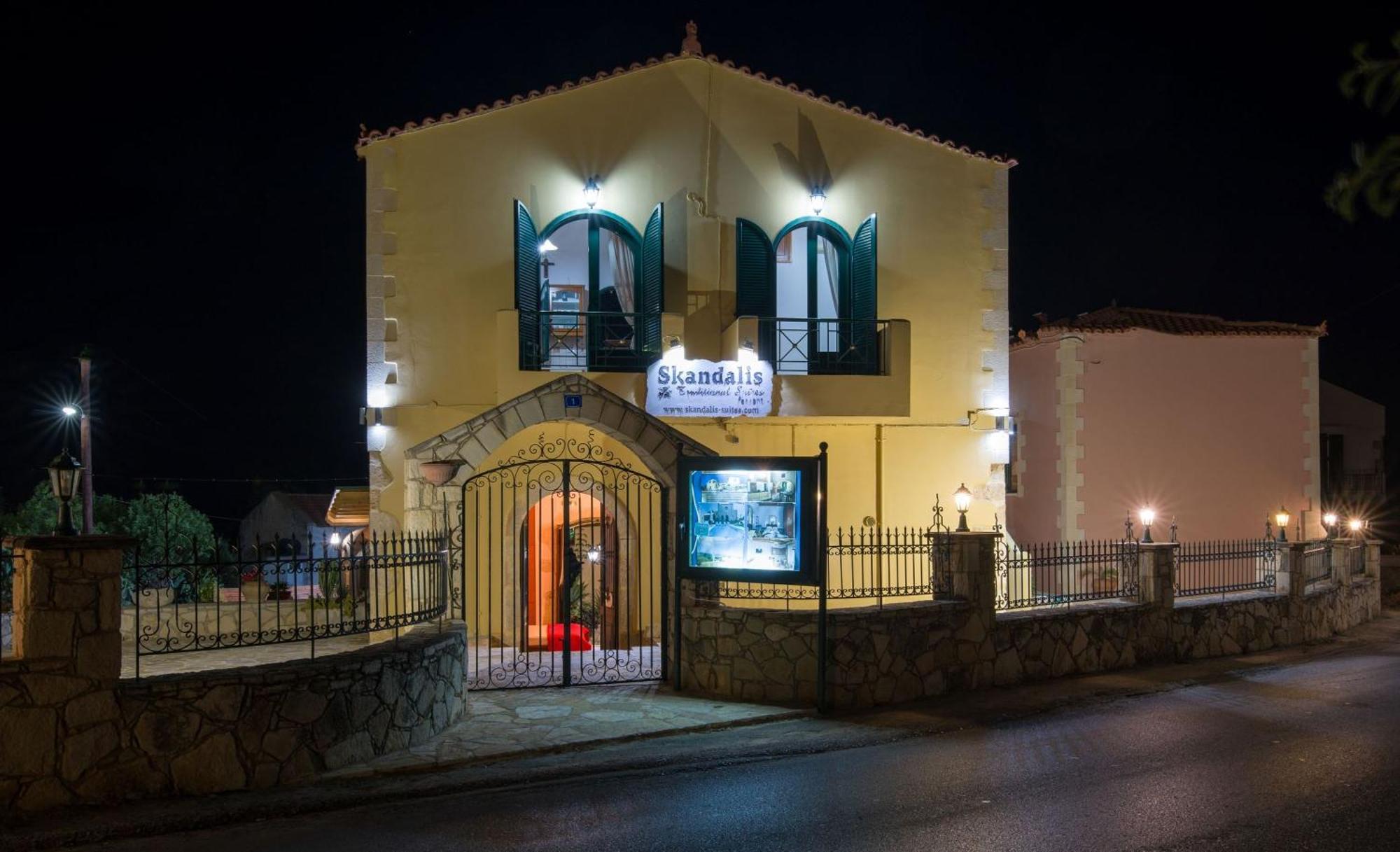 Skandalis Apartments With Pool Chorafakia Esterno foto