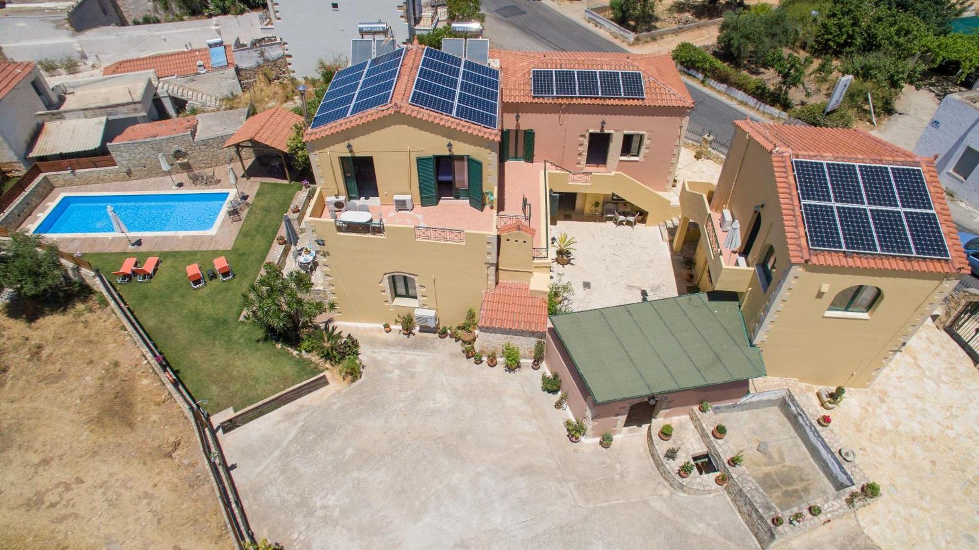 Skandalis Apartments With Pool Chorafakia Esterno foto